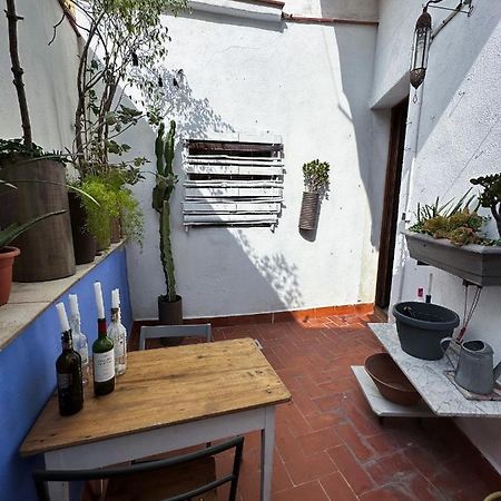 Habitacion Privada, Casa Compartida Con Pareja Private Room, Shared House With A Couple Barcelona Bagian luar foto